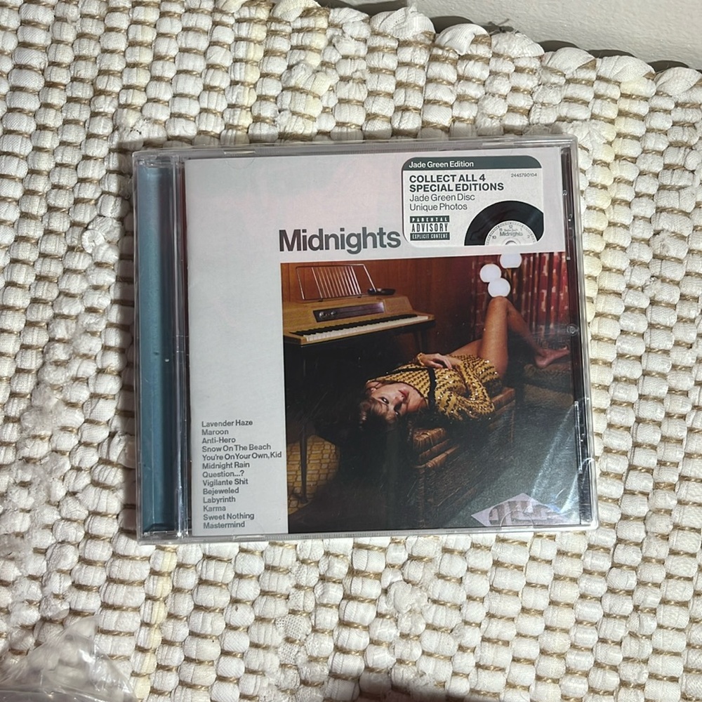 Taylor Swift NWT midnights CD